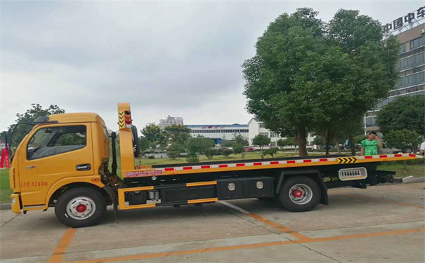 黔江定远24小时拖车救援电话号码，定远道路救援公司怎么收费的